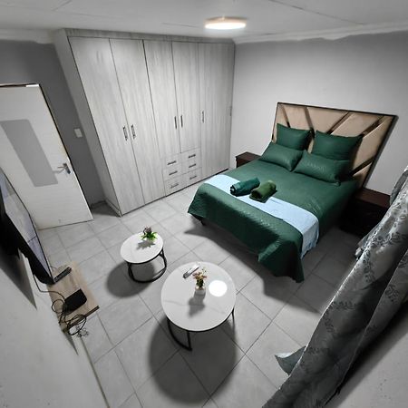 Azrisi Apartments Kempton Park Luaran gambar
