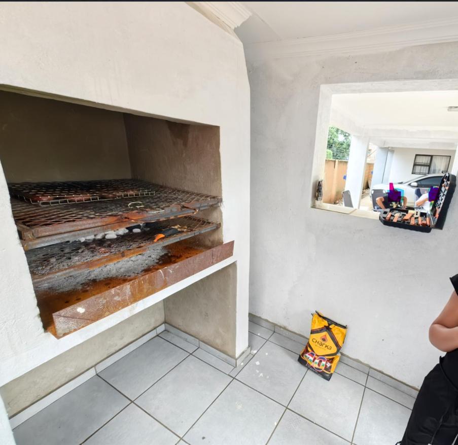 Azrisi Apartments Kempton Park Luaran gambar