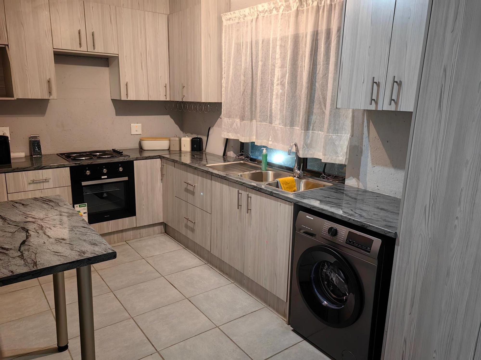 Azrisi Apartments Kempton Park Luaran gambar