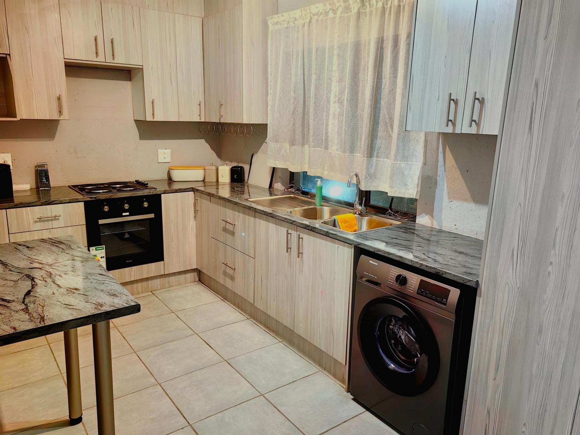 Azrisi Apartments Kempton Park Luaran gambar